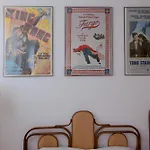 Film Poster & Coffee Fig Garden Near Centre *