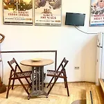 Film Poster & Coffee Fig Garden Near Centre Lejlighed *